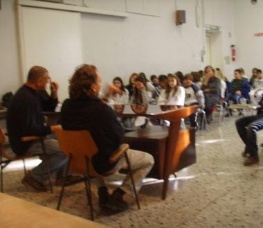 Un momento dellincontro ieri mattina alla scuola elementare Dante Alighieri 