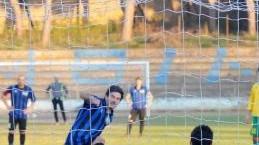 Gherardini con la palla ed un gol di Grilli