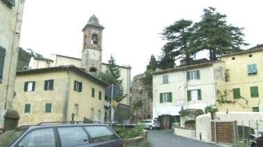 La strada per salire sul Serra passando da Montemagno