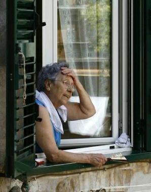 La donna truffata ha 85 anni: la polizia è stata chiamata troppo tardi (foto d’archivio)