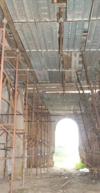 <b>DRAMMA </b>Il solaio crollato a Villa Corridi Accanto lintervento dei vigili del fuoco 