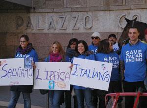 Il mondo dell'equitazione protesta in difesa dell'ippodromo