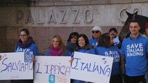 Il mondo dell'equitazione protesta in difesa dell'ippodromo
