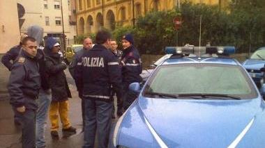 I giovani fermati dalle volanti della polizia