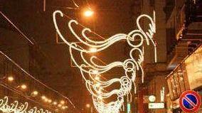 <b>NOTTE SCINTILLANTE.</b> Domani e dopodomani negozi aperti fino alle 23