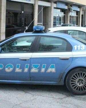 Una volante della polizia 