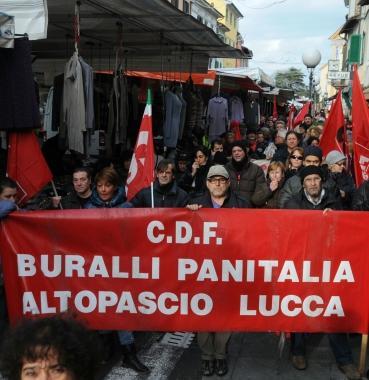 Gli operai Panem in corteo (Vip)  