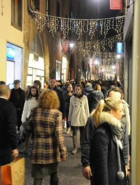 Il centro storico illuminato per Natale   