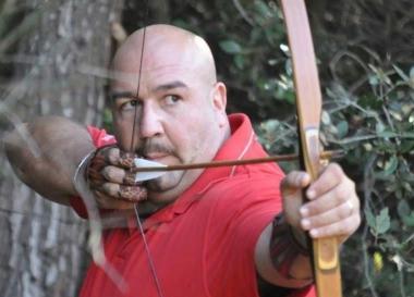 Alberto Novelli mentre scocca la freccia 