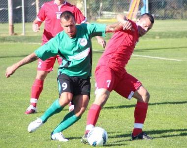 <b>IN AZIONE. </b> Cacci&ograve; (Picchi), Tempini (Pls) e lAntignano in difesa 
