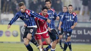 Leonardo Perez in azione contro il Viareggio