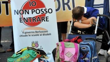 Gi&agrave; allinizio dellanno scolastico ci furono in tutta Italia manifestazione contro i tagli agli insegnanti di sostegno nella scuola pubblica   