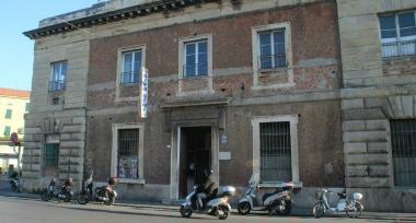 <b>IL PRIMO PASSO </b>Il circolo Divo Demi vuole essere la prima pagina della rinascita di Fiorentina Sotto i bambini dellasilo durante la festa 