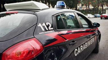 Paga una prostituta, poi ci ripensa e la rapina