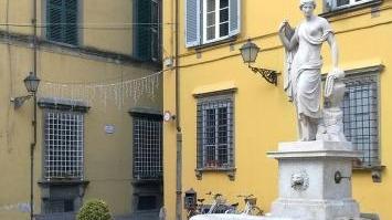 Piazza San Salvatore nel centro storico