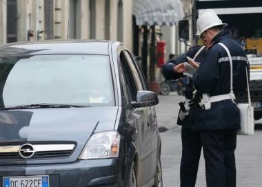 Una pattuglia di vigili urbani 