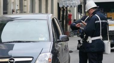 Una pattuglia di vigili urbani