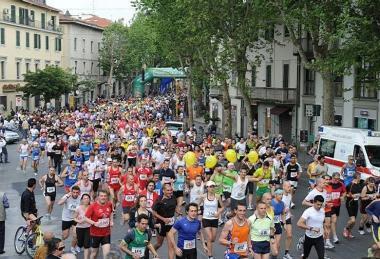 Tutti di corsa, poi spumante e panettone