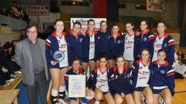 La formazione under 16 del volley Cecina