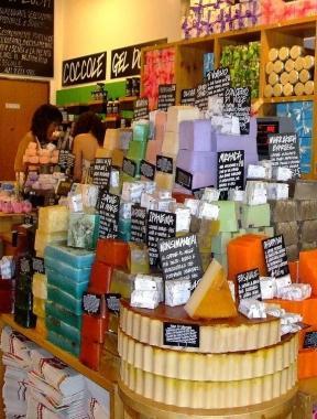 Uno dei negozi della catena internazionale Lush 