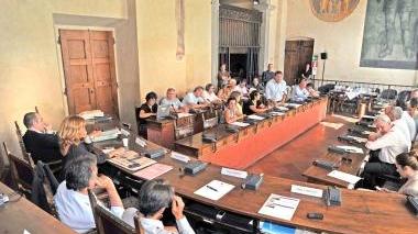 Una seduta del consiglio comunale