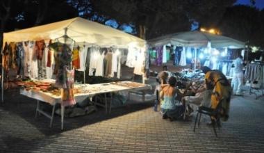 Cecina, negozianti infuriati contro i mercatini in centro