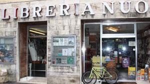 Tenta di rubare due libri, denunciato un cliente abituale