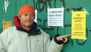 Piazza Garibaldi, protestano gli ambulanti