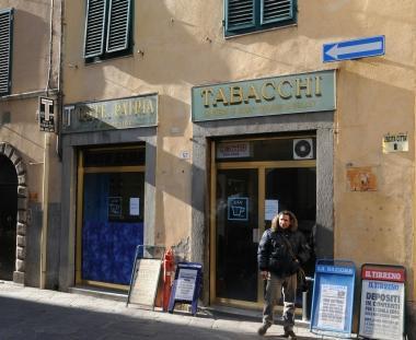 Lo storico Caff&egrave; La Patria in Pelleria   