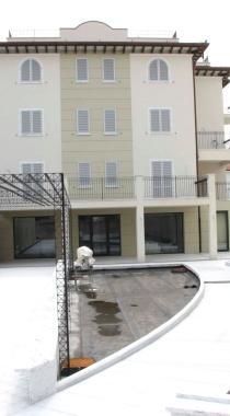 L’ex Versilia, uno degli hotel di Forte trasformati in appartamenti