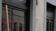 A destra in alto Chiara Salimbeni in basso la pasticceria Betti a fianco il ristorante Cafiero