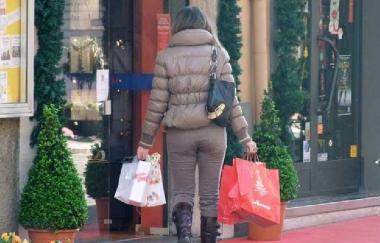 Natale sottotono, reggono i giocattoli e i super telefonini