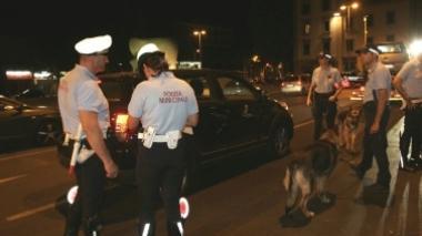 Pirata della strada incastrato da telecamere e testimone