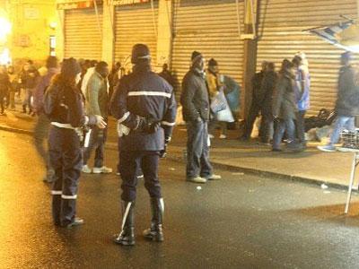 Commercio abusivo, senegalesi "sorvegliati speciali" al mercato