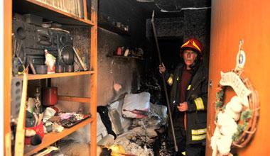 Incendio in un condominio10 intossicati all'ospedale