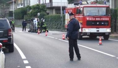 Si ribalta l'auto del parroco, don Groppo non è grave