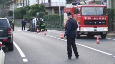 Si ribalta l'auto del parroco, don Groppo non è grave