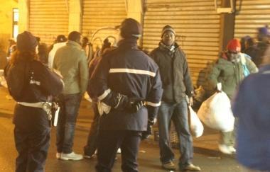 <b>CONTROLLI A TAPPETO.</b> Sei vigili ogni turno contro labusivismo 