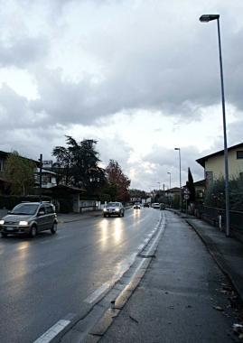 Un tratto di via Francesca al buio 