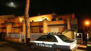 Una volante della polizia in viale Marconi
