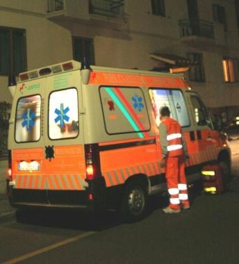 <b>SOCCORSI.</b> Umambulanza del 118 