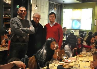 La cena alla Griglia di Varrone a cui cera il sindaco e a destra quella in chiesa con vescovo e presidente della Provincia 