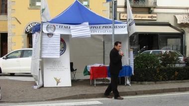 Stefano Betti durante il suo comizio   