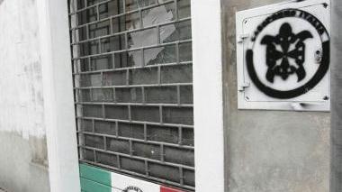Danneggiata la sede di CasaPound «Ma non ci faremo intimidire»
