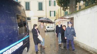 Da sinistra: i parlamentari del Pd Mariani, Marcucci e Granaiola davanti a San Giorgio