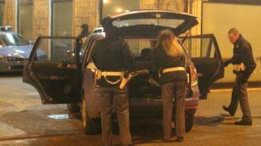 Blitz antidroga, due arrestiOperata l'agente ferita