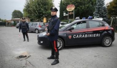 Domestico scoperto e denunciato per furto di capi d'abbigliamento