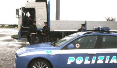 Polstrada, controlli ai distributori di carburanti