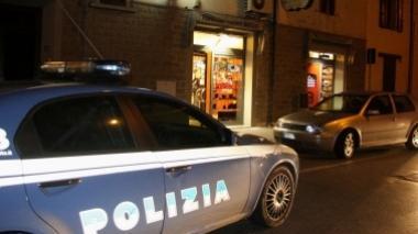 Aggrediscono cinesi davanti al circolo: denunciati tre balordi