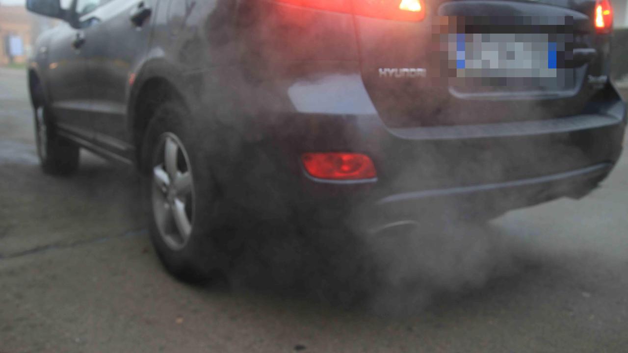 Reggio Emilia, emergenza smog: stop anche ai diesel Euro 4 e limitazioni ai riscaldamenti